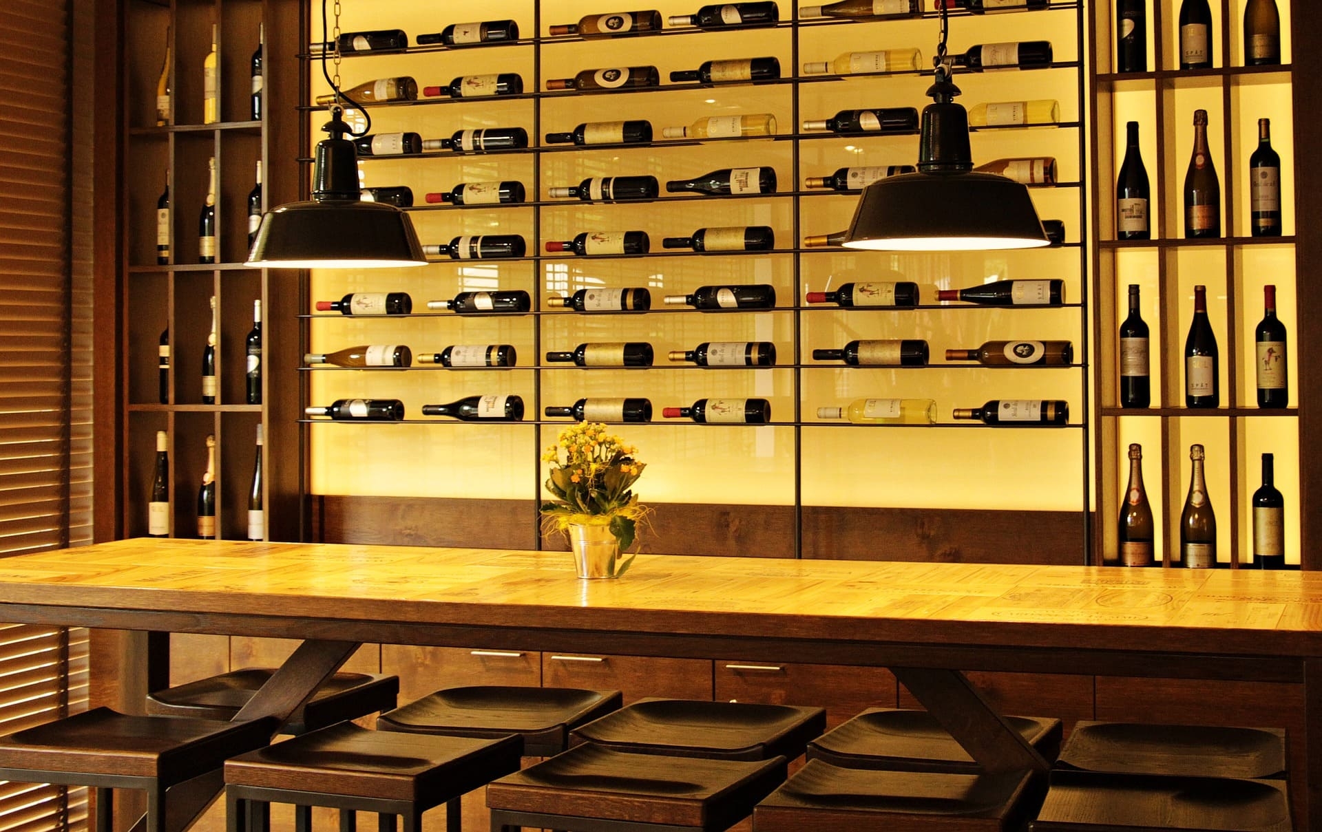 Como transformar uma sala de degustação de vinhos num lugar atrativo?