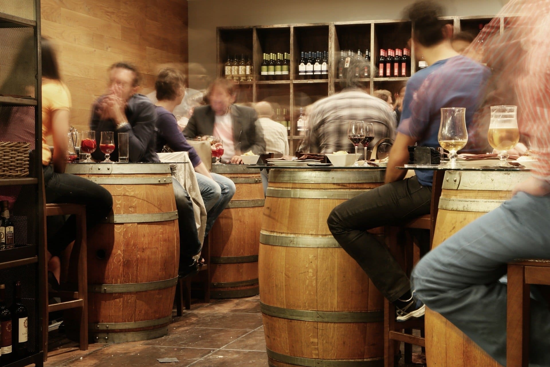 Como transformar uma sala de degustação de vinhos num lugar atrativo?