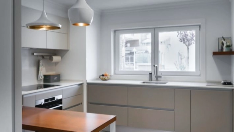 Single-Family Homes, Flats / Apartments, Renovation, Contemporary, modern